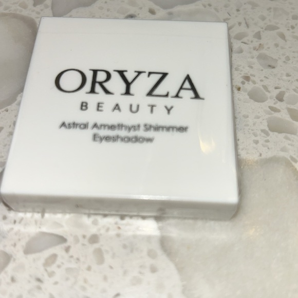 Oryza Beauty Astral Amethyst Eyeshadow - Picture 6 of 8